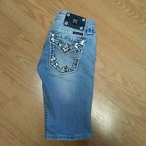 Cute Ber Muda Miss Me shorts